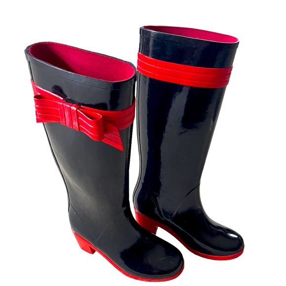 kate spade Shoes - Kate Spade heeled rain boots with contrasting sole and bow detail red/black 5.5